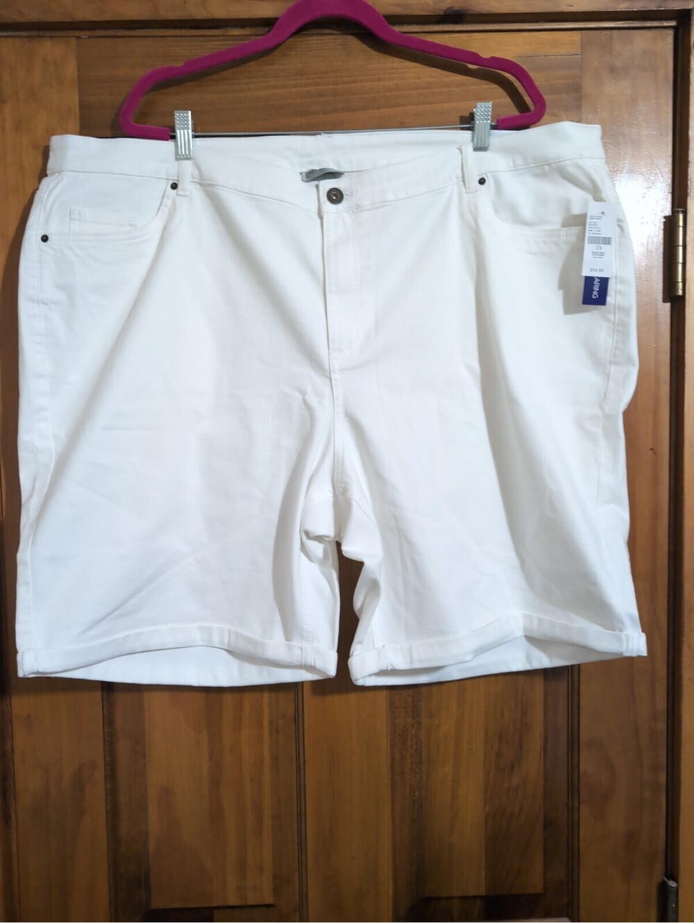 Catherines White Cuffed Denim Shorts NWT Plus Size Womans 3X(26/28)(1539)B